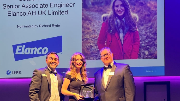 Zam Thahir, ISPE United Kingdom Emerging Leaders Chair, Jodie Winder, winner of a 2021 UK EL Award, and Thomas Hartman, CEO and President, ISPE.
