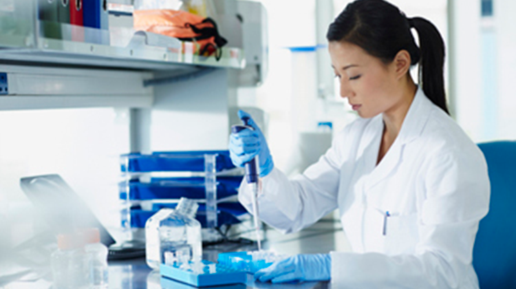 scientist_pipetting_tubes_gettyimages