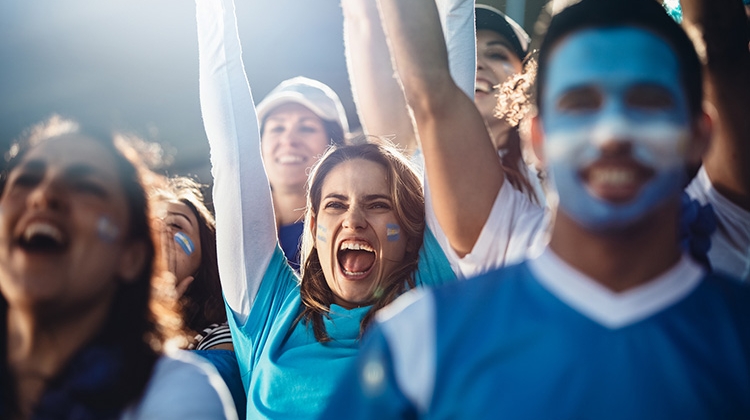 fans-cheering