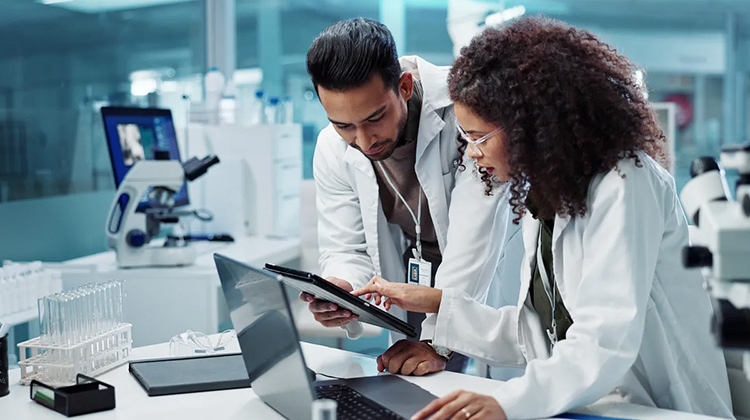 PharmaLabWorkersGettyImages