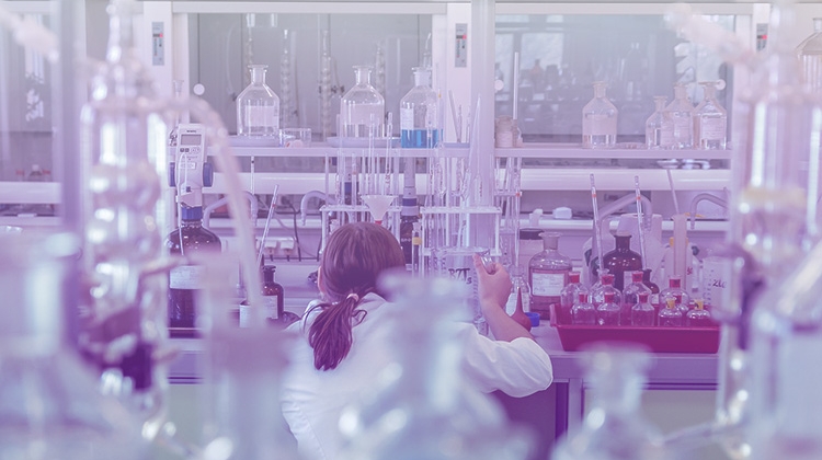 chemist-Quality-Image by Michal Jarmoluk from Pixabay750px